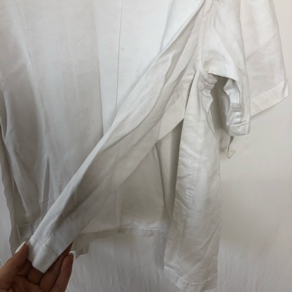 Emma & Sam White T-Shirt w Cutout Shoulder Detail - Picture 4 of 6